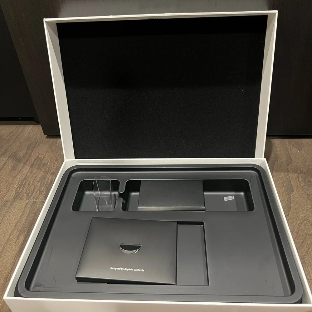 Apple MacBook Air Model A1466 Laptop with Charger
